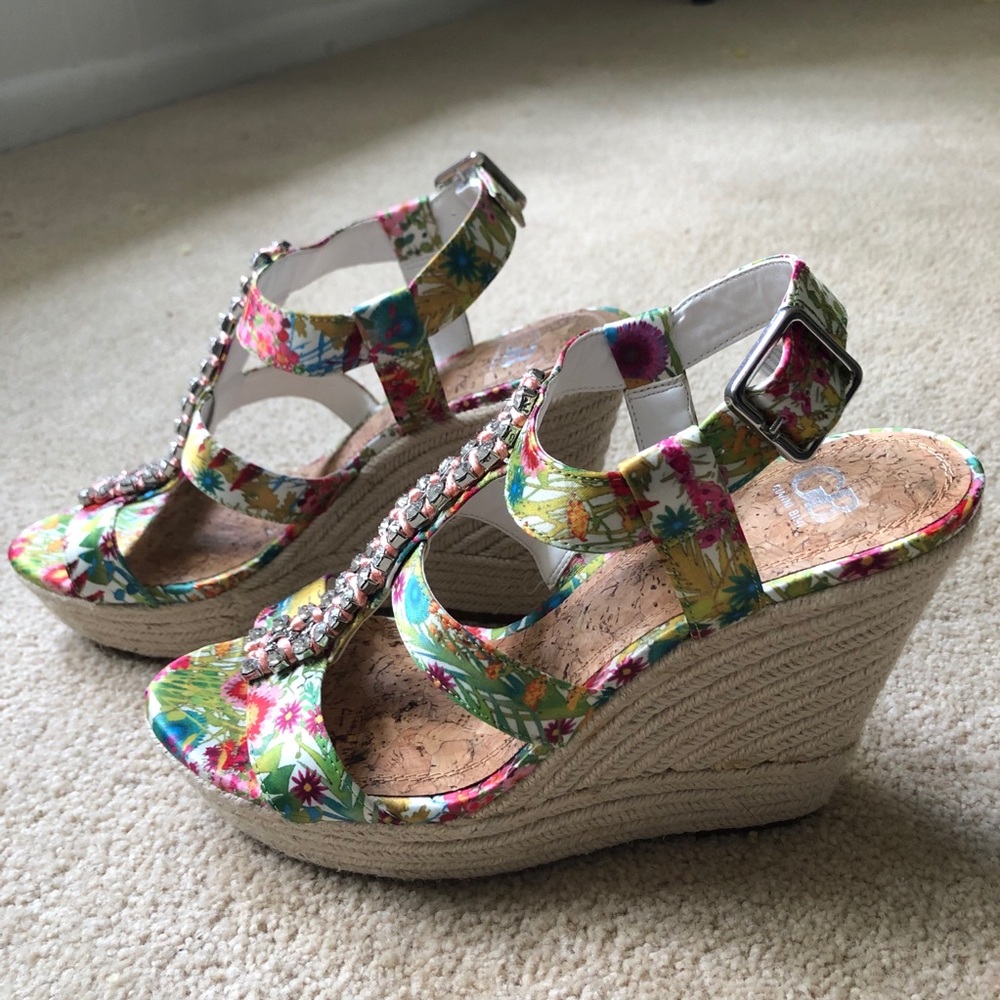 Gianni Bini Floral Wedges  Size 9